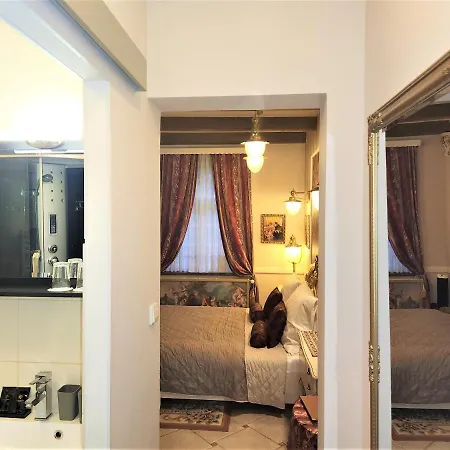 מלון Rezidence Zamecek - Boutique 4*